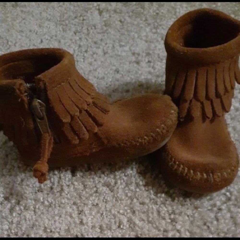 • minnetonka moccasins •